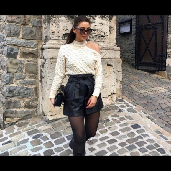 Zara cut out shoulder sweater beige ecru Nwt small - Picture 2 of 4